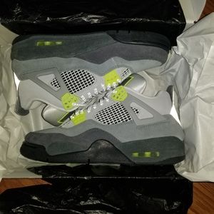 Jordan 4 "neon"